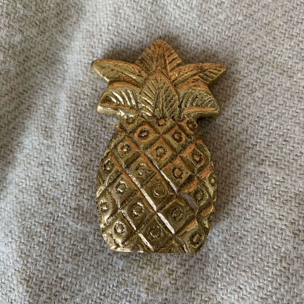 Pineapple Paperweight ( 2” inches)